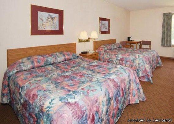 Econo Lodge Inn & Suites Menomonie Zimmer foto