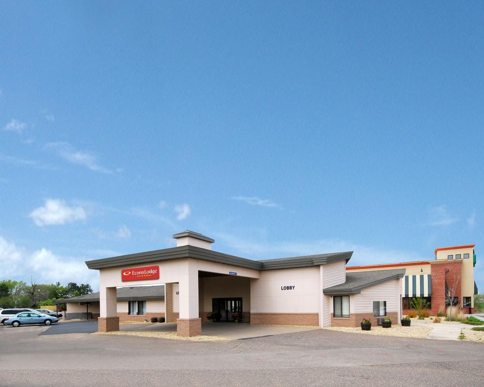 Econo Lodge Inn & Suites Menomonie Exterior foto