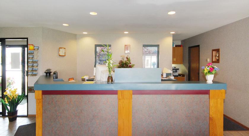 Econo Lodge Inn & Suites Menomonie Exterior foto